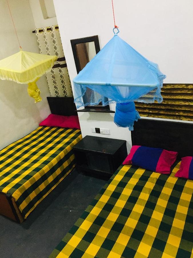 Hotel Bathiya Tourist Guest Anurâdhapura Extérieur photo