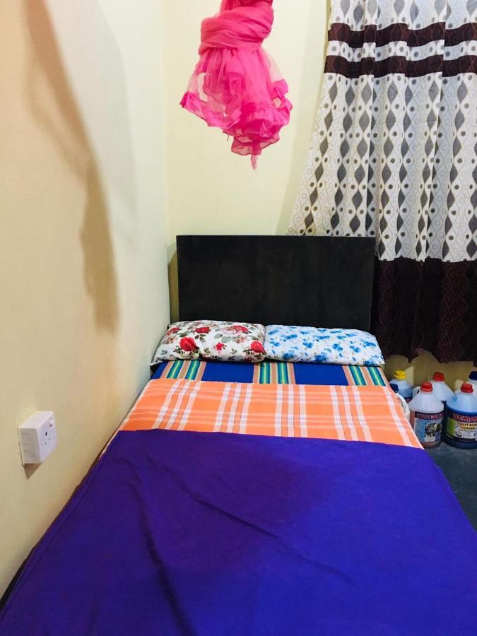 Hotel Bathiya Tourist Guest Anurâdhapura Extérieur photo