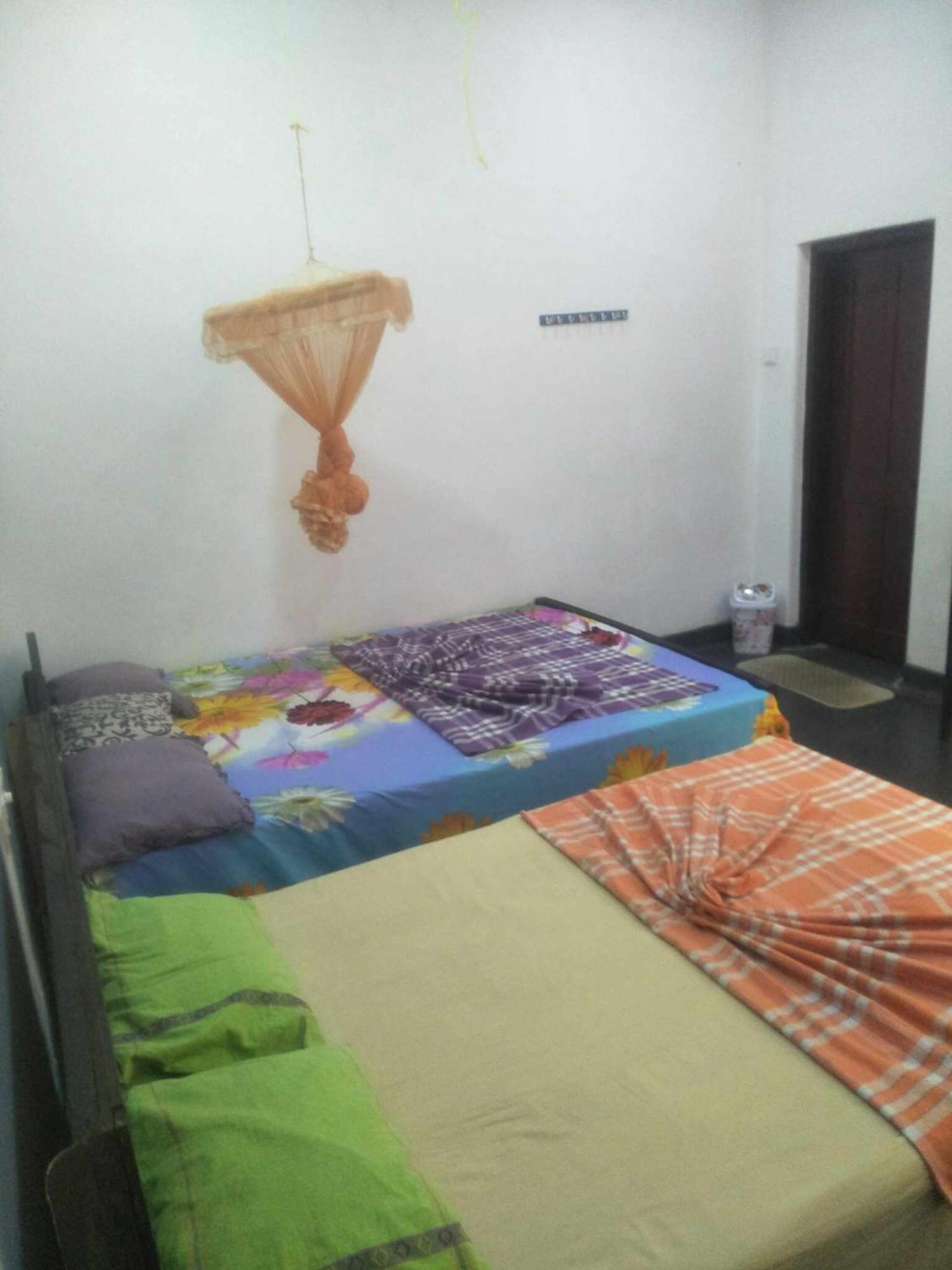 Hotel Bathiya Tourist Guest Anurâdhapura Extérieur photo